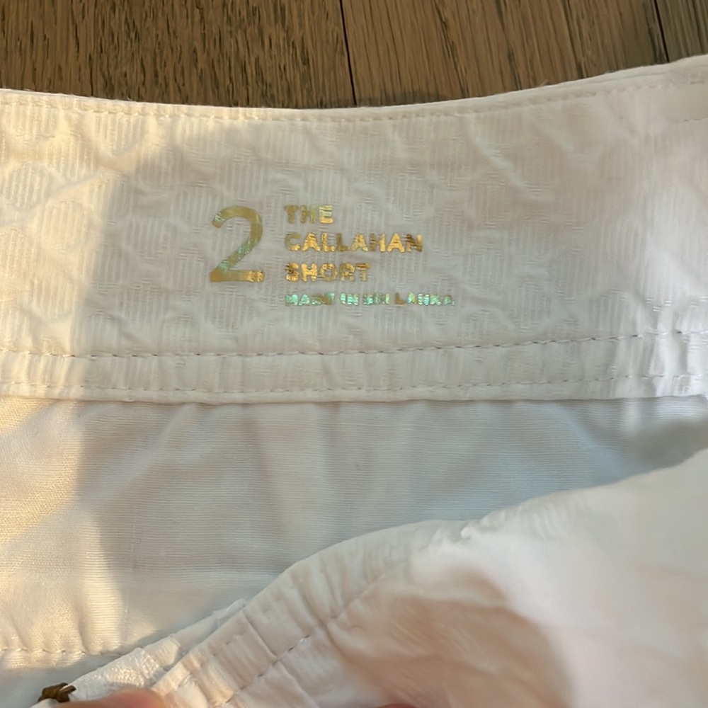Lilly Pulitzer 7” Callahan shorts - white, size 2 - Picture 2 of 2